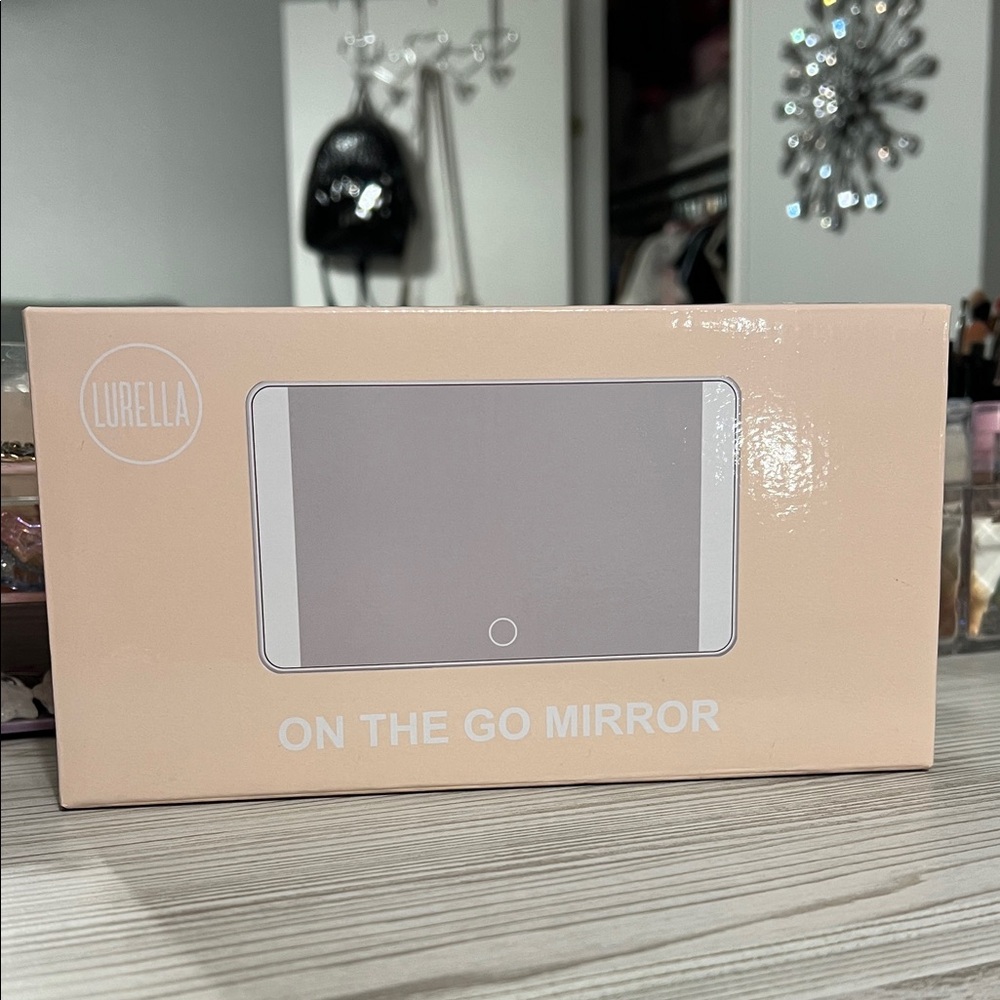 Car Visor LED Mirror with USB Charger - White New in package